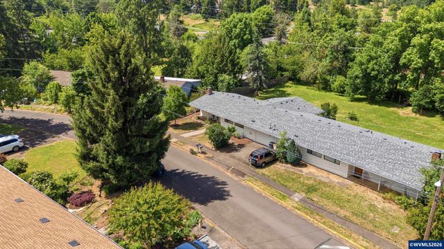 176 NE Azalea Dr, Corvallis, OR 97330