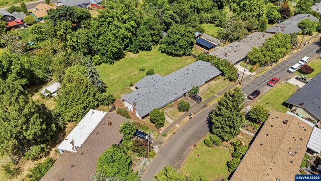 176 NE Azalea Dr, Corvallis, OR 97330