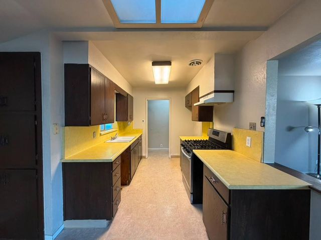 3032 Elmwood Ave, Stockton, CA 95204