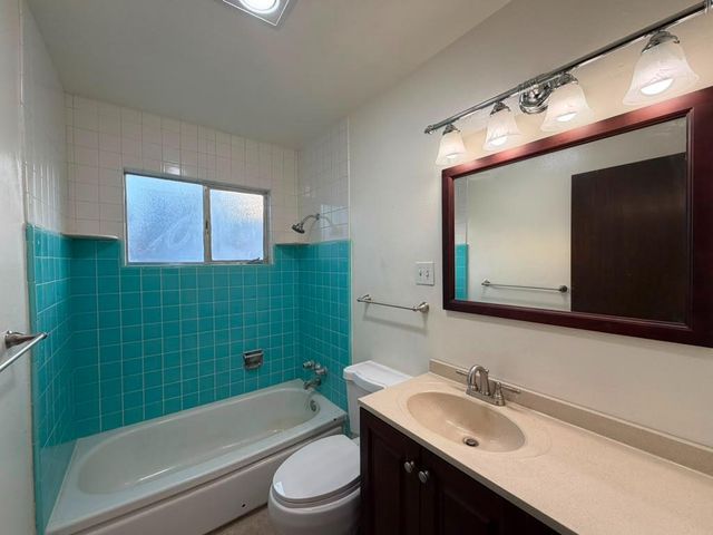 3032 Elmwood Ave, Stockton, CA 95204