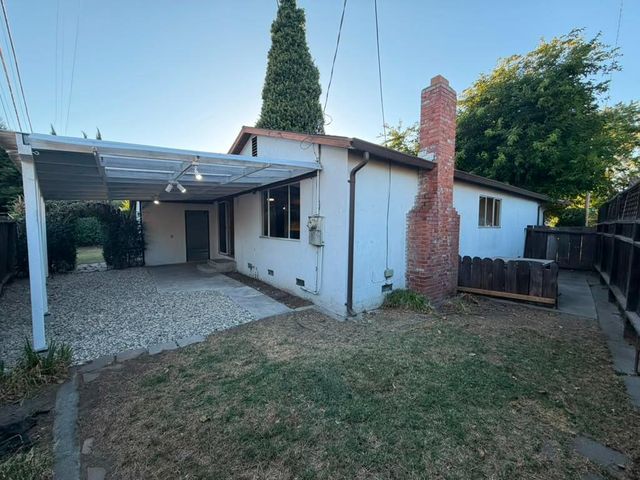 3032 Elmwood Ave, Stockton, CA 95204