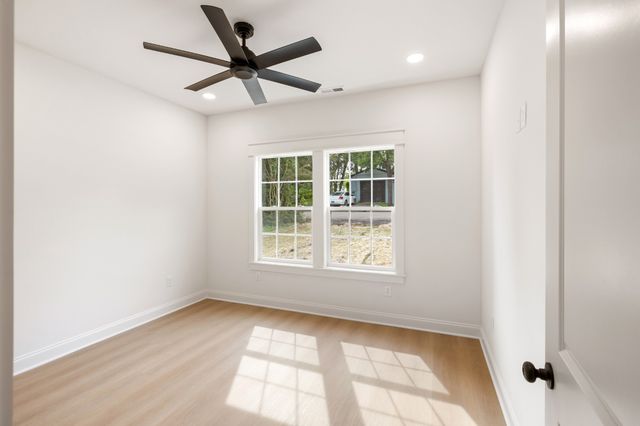 224 Hickory Ave, Lewisburg, TN 37091