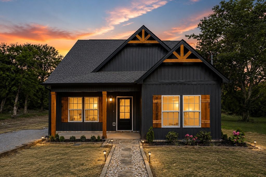 224 Hickory Ave, Lewisburg, TN 37091