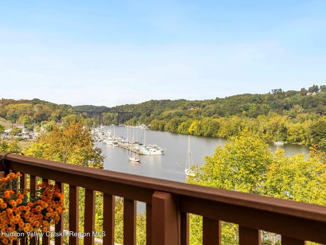 47 Rondout Harbor, Port Ewen, NY 12466