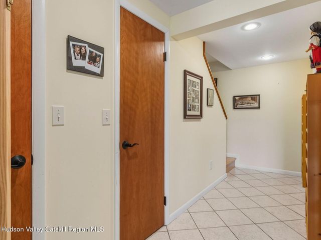 47 Rondout Harbor, Port Ewen, NY 12466