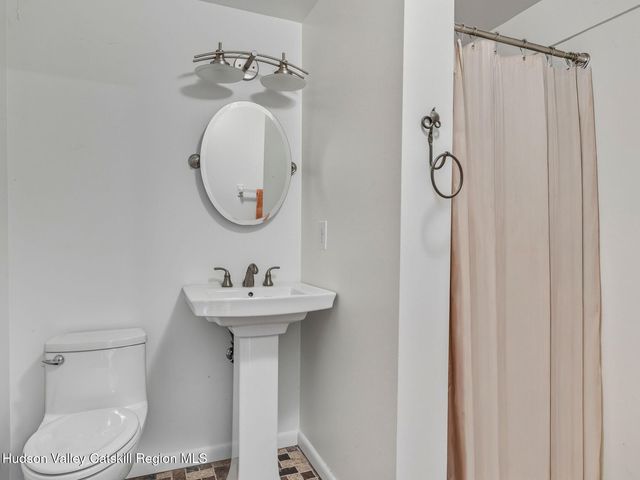 47 Rondout Harbor, Port Ewen, NY 12466