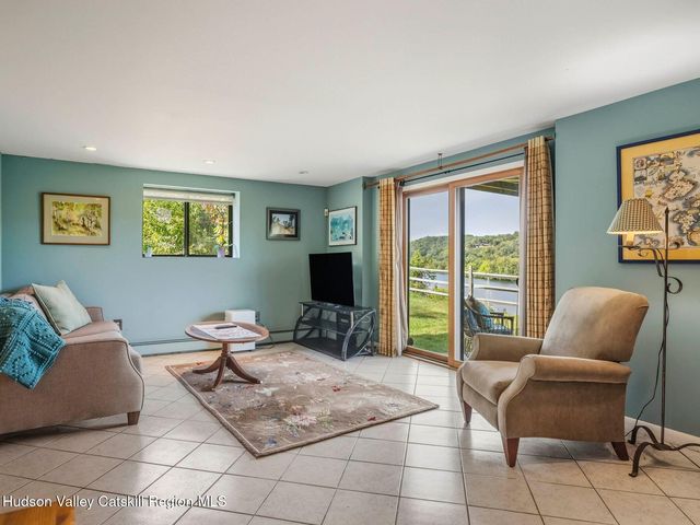 47 Rondout Harbor, Port Ewen, NY 12466
