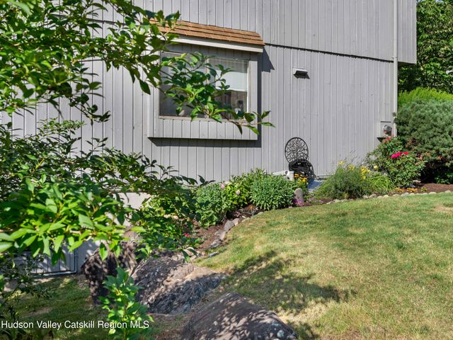 47 Rondout Harbor, Port Ewen, NY 12466