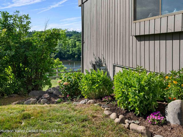 47 Rondout Harbor, Port Ewen, NY 12466