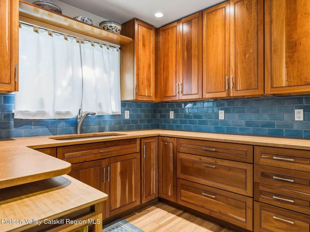 47 Rondout Harbor, Port Ewen, NY 12466