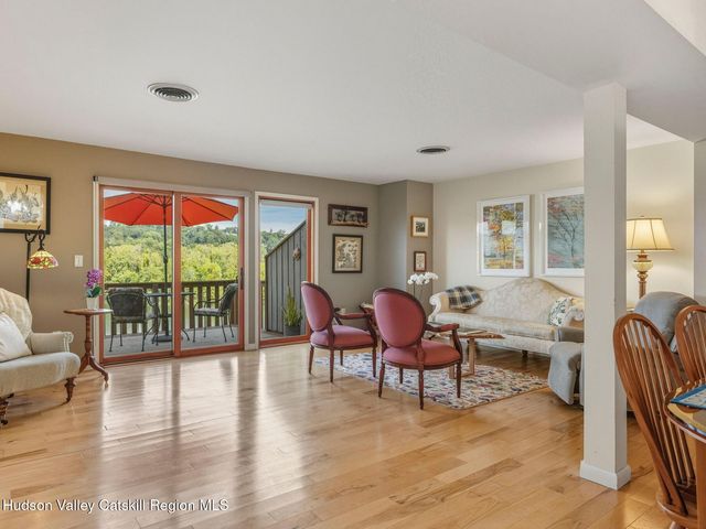47 Rondout Harbor, Port Ewen, NY 12466
