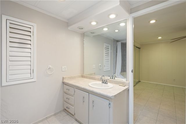 4641 Royal Ridge Boulevard, Las Vegas, NV 89103