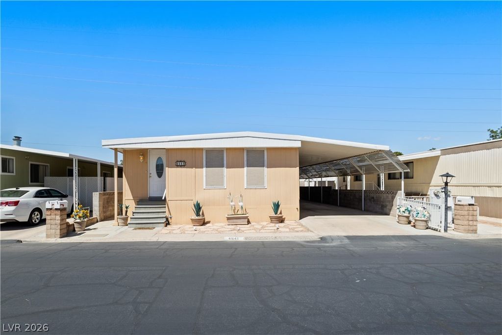 4641 Royal Ridge Boulevard, Las Vegas, NV 89103