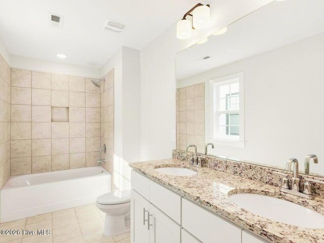 1171 N Caswell Avenue, Southport, NC 28461