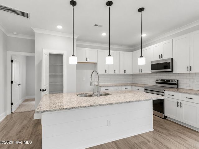 1171 N Caswell Avenue, Southport, NC 28461