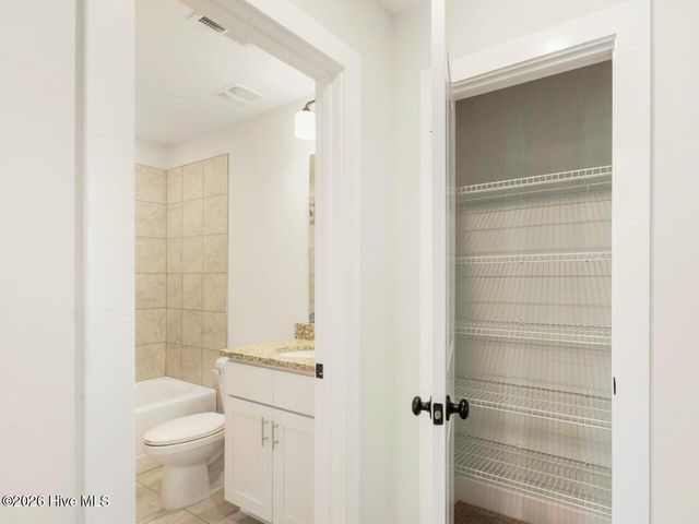 1171 N Caswell Avenue, Southport, NC 28461