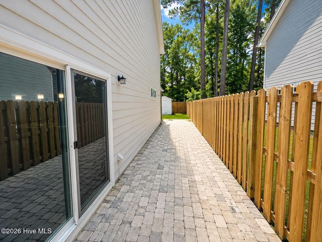 1171 N Caswell Avenue, Southport, NC 28461