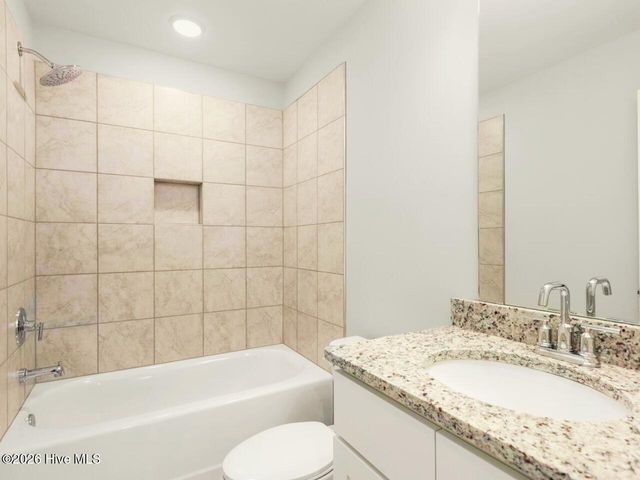 1171 N Caswell Avenue, Southport, NC 28461