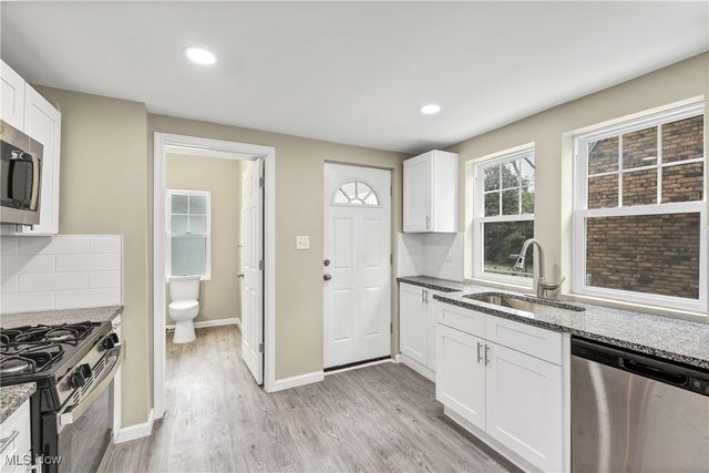 3063 Ashwood Road, Cleveland, OH 44120