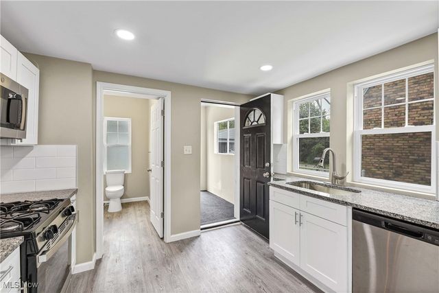 3063 Ashwood Road, Cleveland, OH 44120