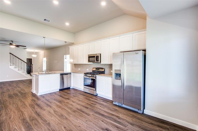 17684 Tree Of Heaven, Conroe, TX 77385