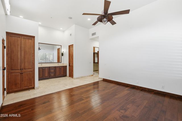 25555 N WINDY WALK Drive 1, Scottsdale, AZ 85255