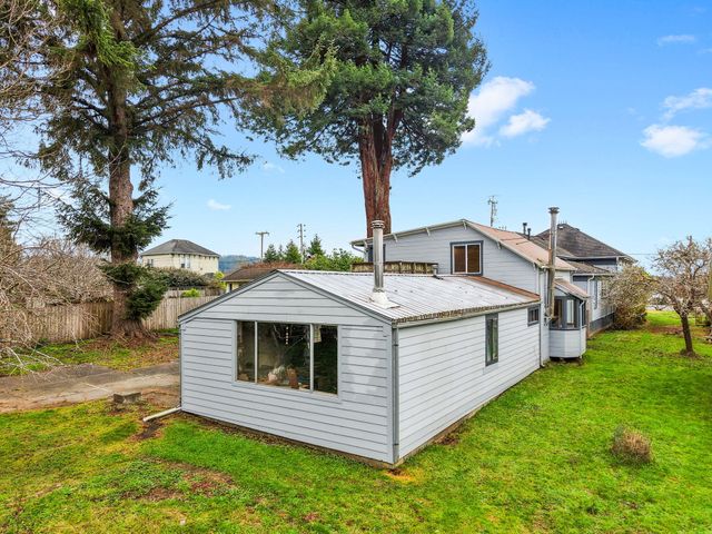 1752 Old Arcata Road, Bayside South, CA 95524