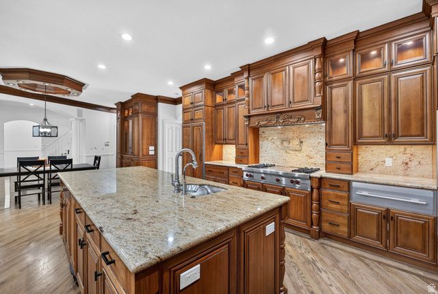 37 WANDERWOOD WAY, Sandy, UT 84092