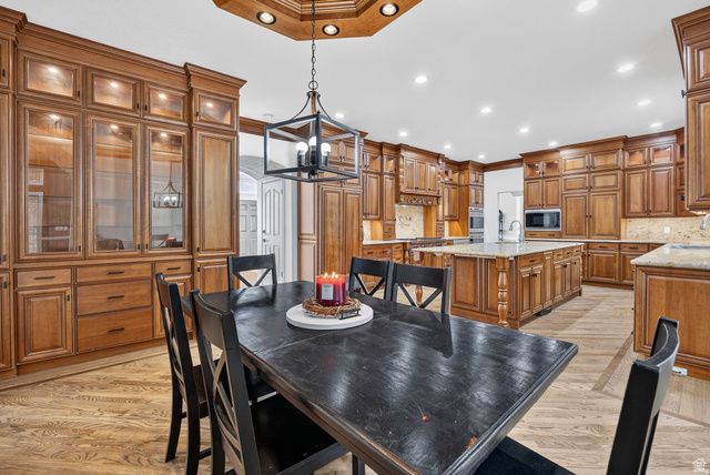 37 WANDERWOOD WAY, Sandy, UT 84092