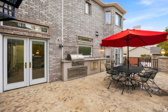 37 WANDERWOOD WAY, Sandy, UT 84092