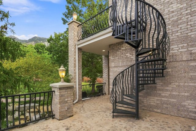 37 WANDERWOOD WAY, Sandy, UT 84092