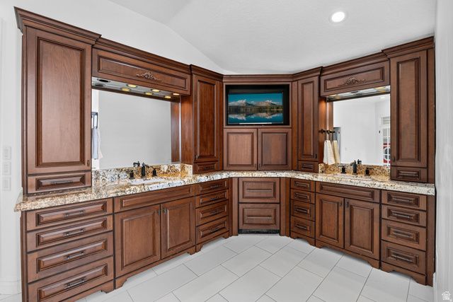 37 WANDERWOOD WAY, Sandy, UT 84092
