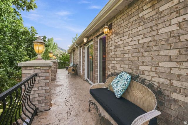 37 WANDERWOOD WAY, Sandy, UT 84092
