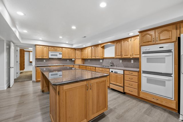 37 WANDERWOOD WAY, Sandy, UT 84092