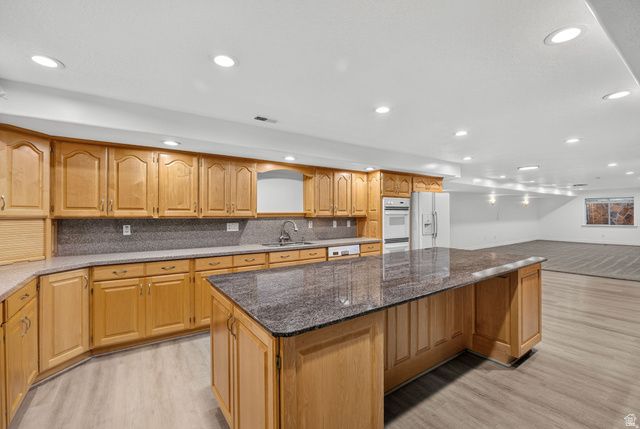 37 WANDERWOOD WAY, Sandy, UT 84092