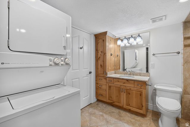 37 WANDERWOOD WAY, Sandy, UT 84092