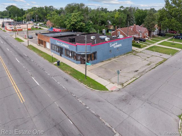 16300 W 7 Mile Road, Detroit, MI 48235