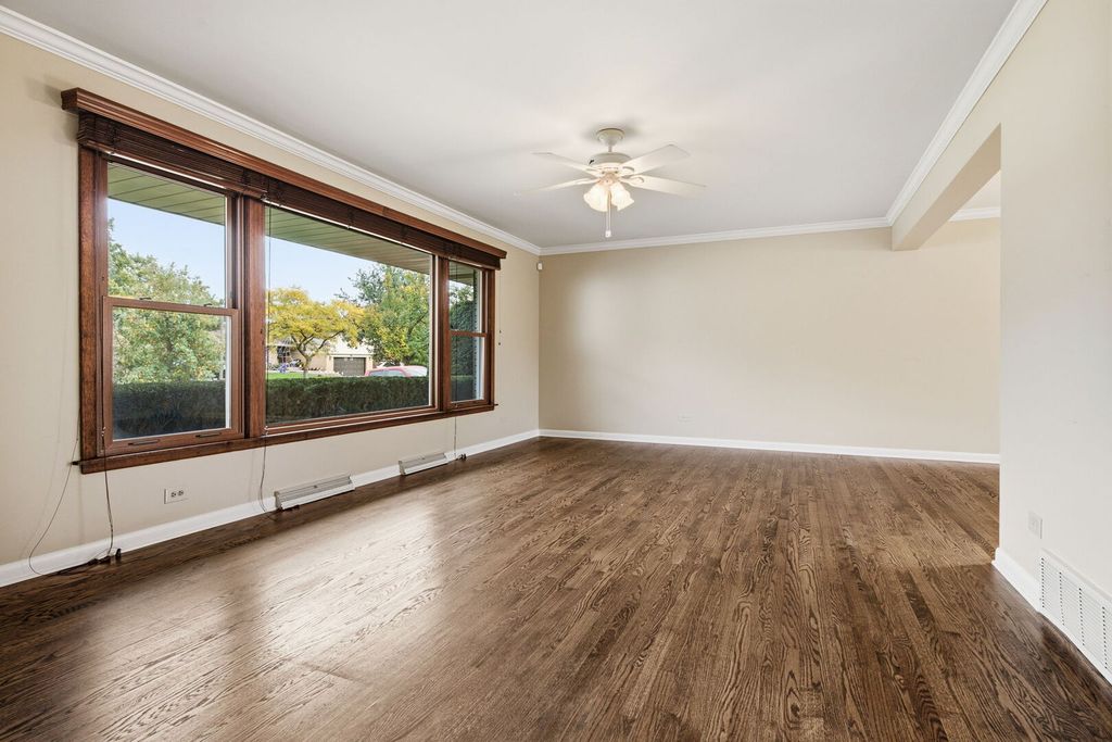 770 S Stuart Avenue, Elmhurst, IL 60126 — photo 2