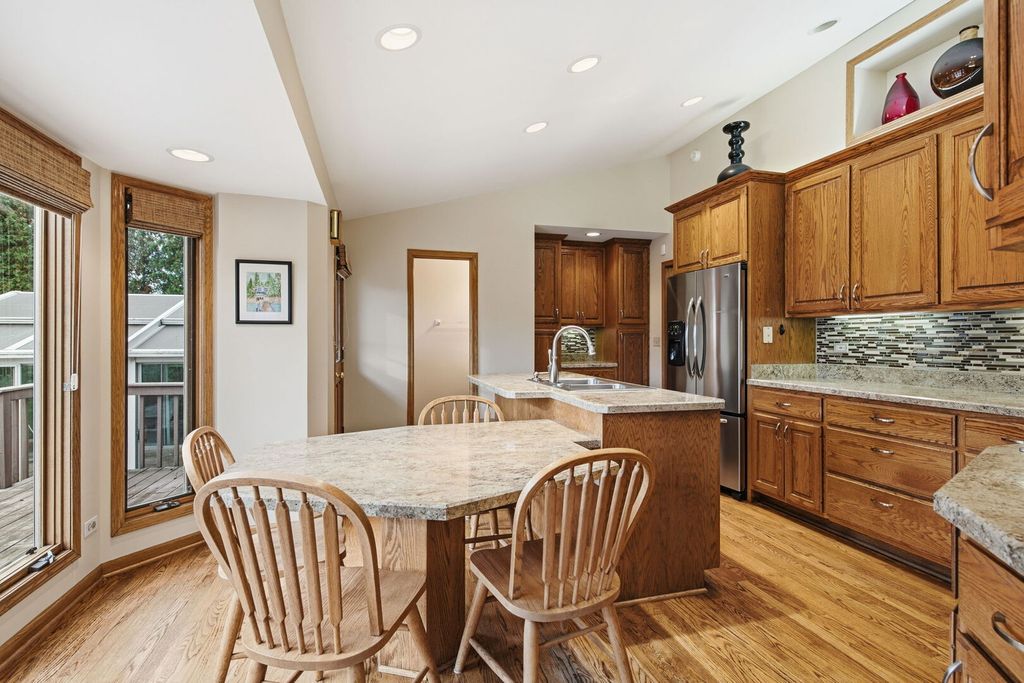 770 S Stuart Avenue, Elmhurst, IL 60126 — photo 5