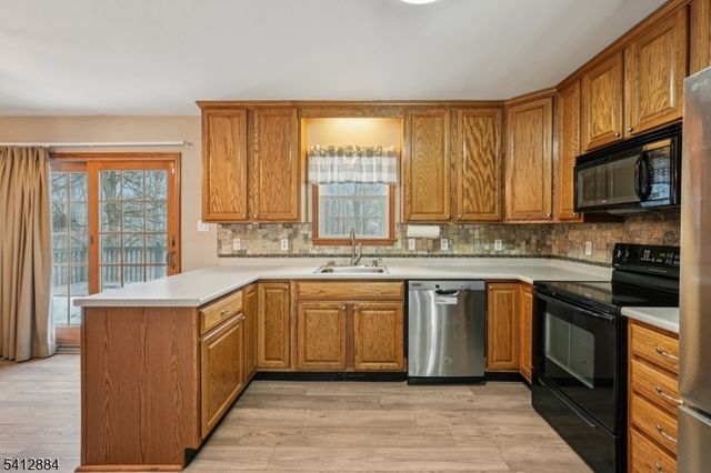 20 Oak St, Vernon Twp., NJ 07422