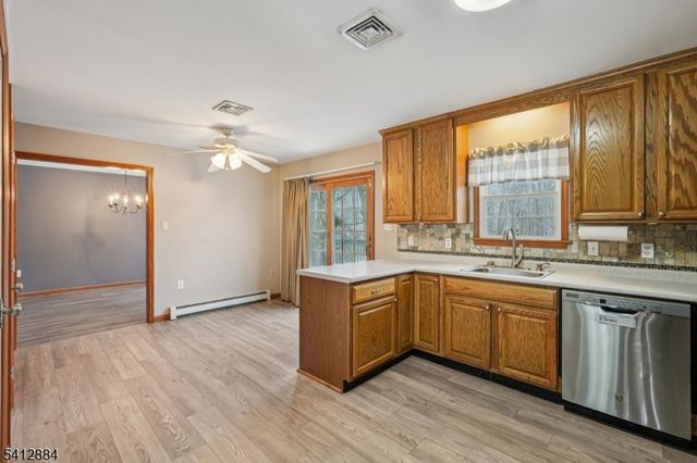 20 Oak St, Vernon Twp., NJ 07422