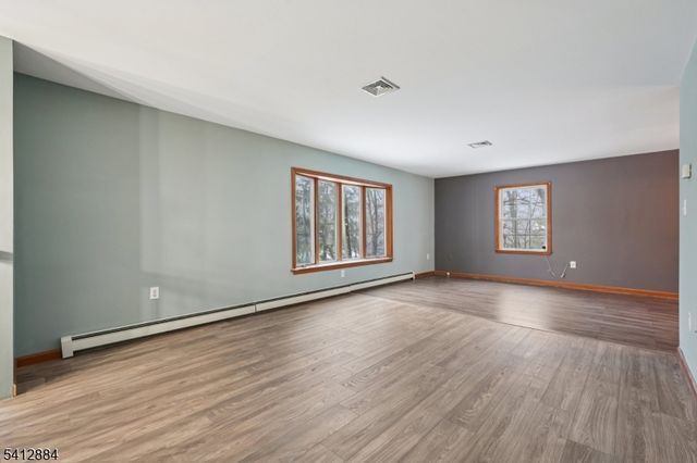 20 Oak St, Vernon Twp., NJ 07422