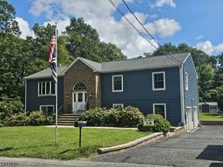 20 Oak St, Vernon Twp., NJ 07422