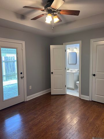 25623 Rosedown Dr, Denham Springs, LA 70726
