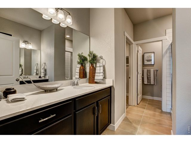 410 High Point Dr 206, Longmont, CO 80504