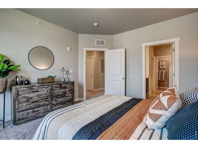 410 High Point Dr 206, Longmont, CO 80504