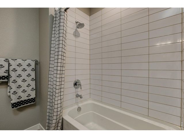 410 High Point Dr 206, Longmont, CO 80504