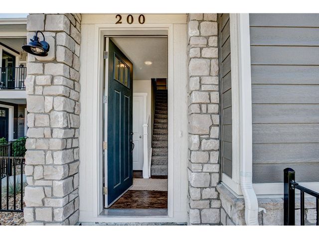 410 High Point Dr 206, Longmont, CO 80504