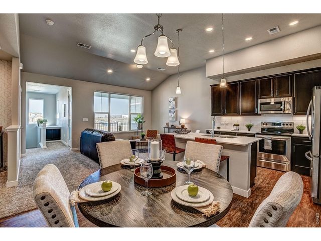 410 High Point Dr 206, Longmont, CO 80504