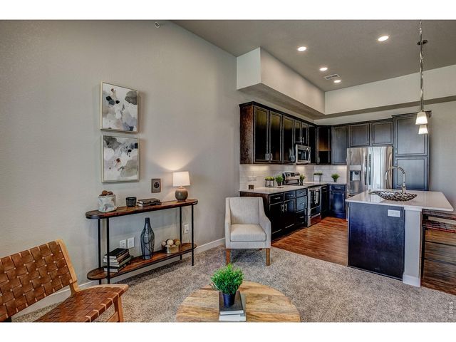 410 High Point Dr 206, Longmont, CO 80504